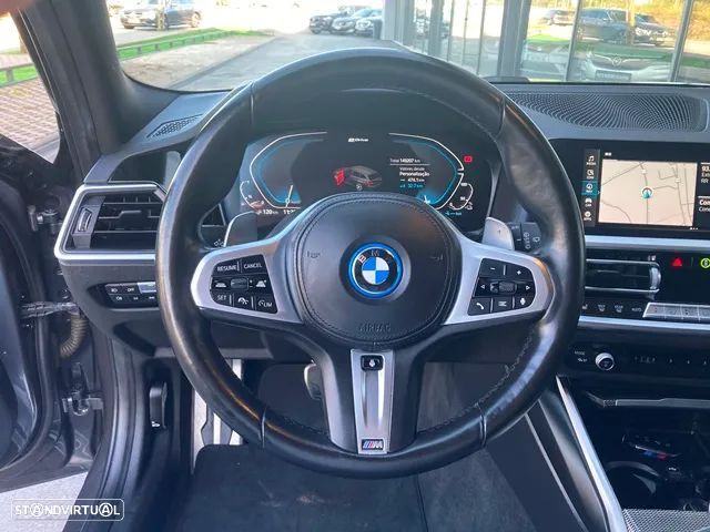 BMW 320 e Touring Pack Desportivo M Auto - 17