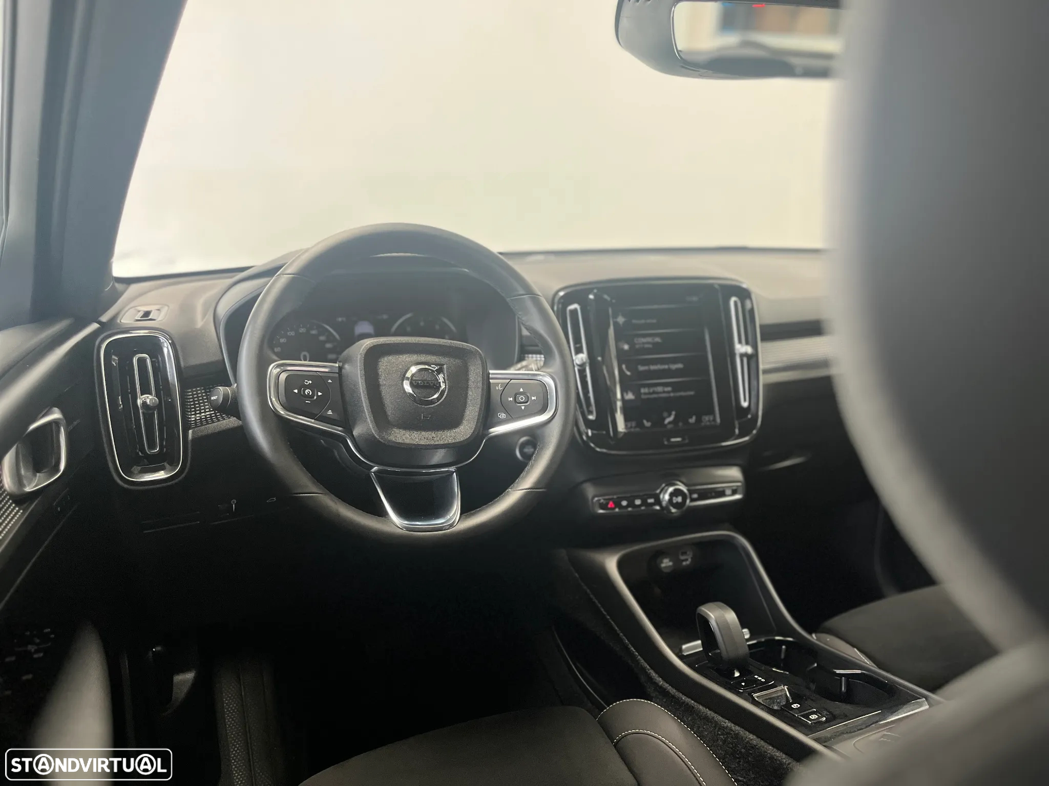 Volvo XC 40 1.5 T2 Plus Dark Auto - 29