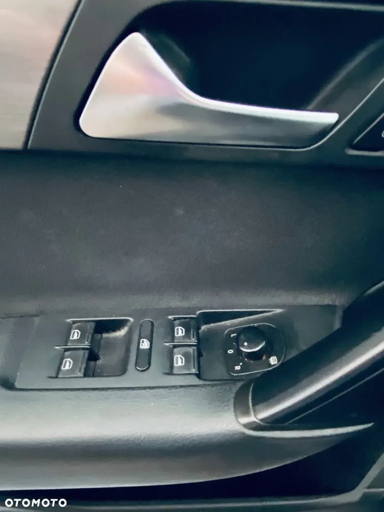 Volkswagen Passat - 10