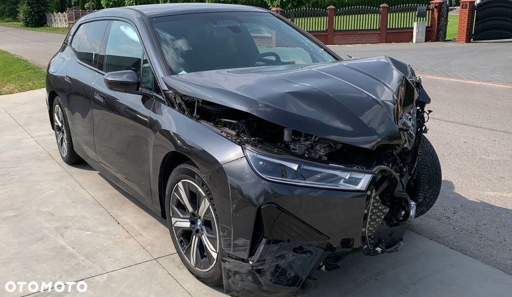 BMW iX xDrive50 - 4