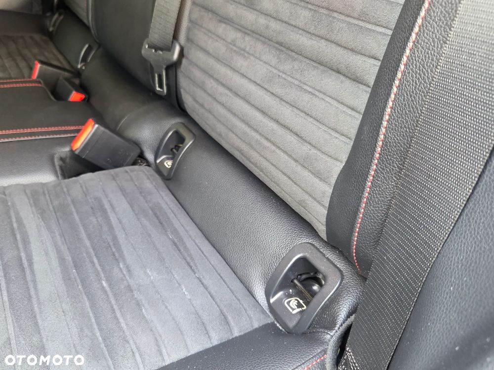 Mercedes-Benz CLA 200 7G-DCT AMG Line - 24