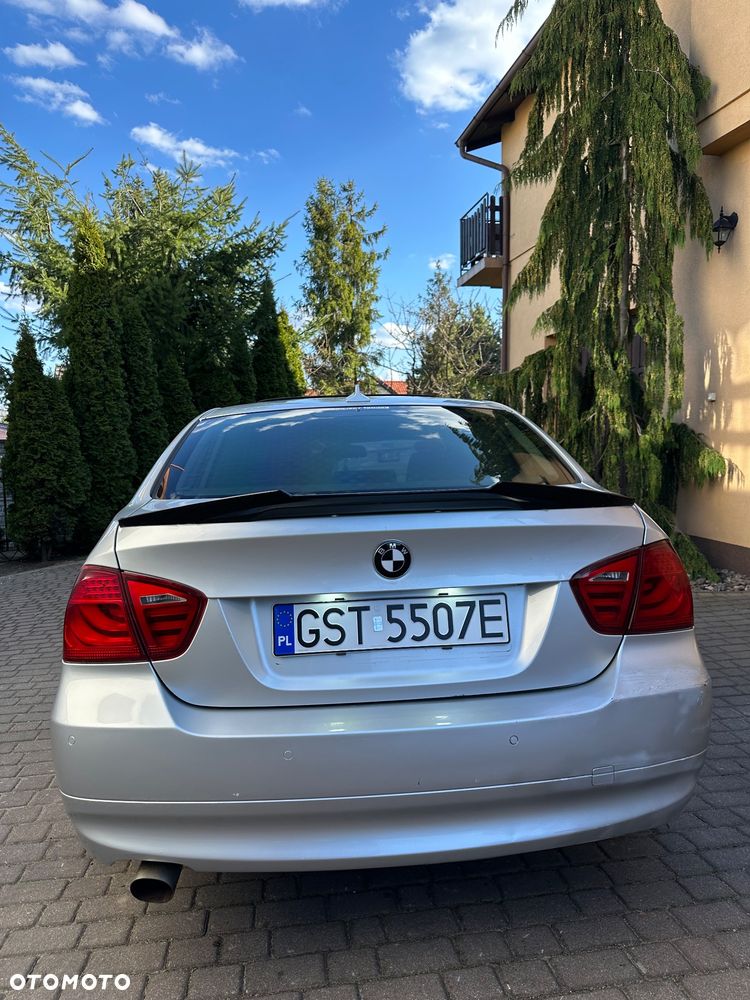 BMW Seria 3 318i - 5