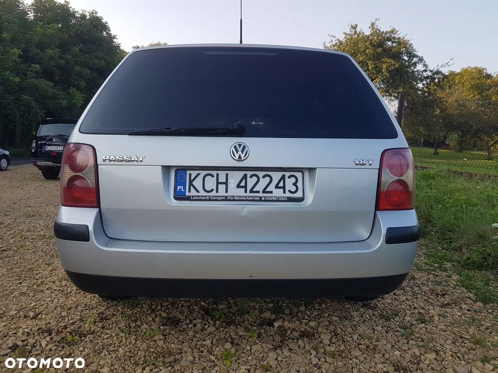 Volkswagen Passat 1.8 5V Turbo Comfortline Family - 12