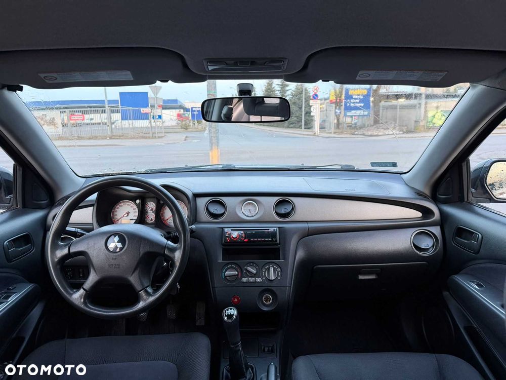 Mitsubishi Outlander - 6