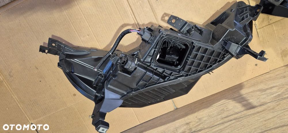 CAPTUR II LIFT SYMBIOZ LAMPA PRZÓD LEWA LUB PRWA LED 24- - 9