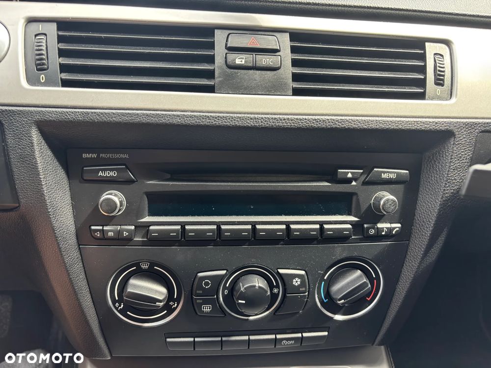 BMW Seria 3 318i - 34