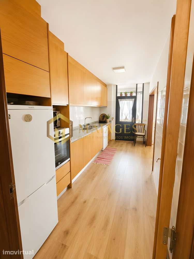Apartamento T3 Renovado com Varandas em Santa Maria de Lamas - Grande imagem: 4/12