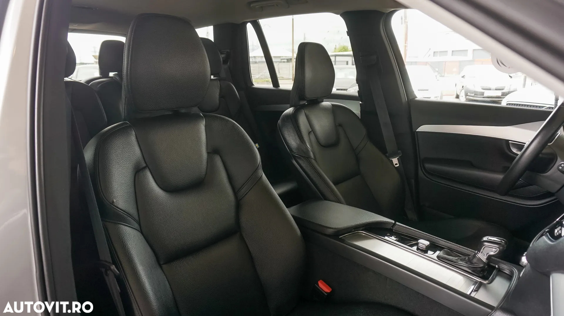 Volvo XC 90 D5 AWD Geartronic RDesign - 27