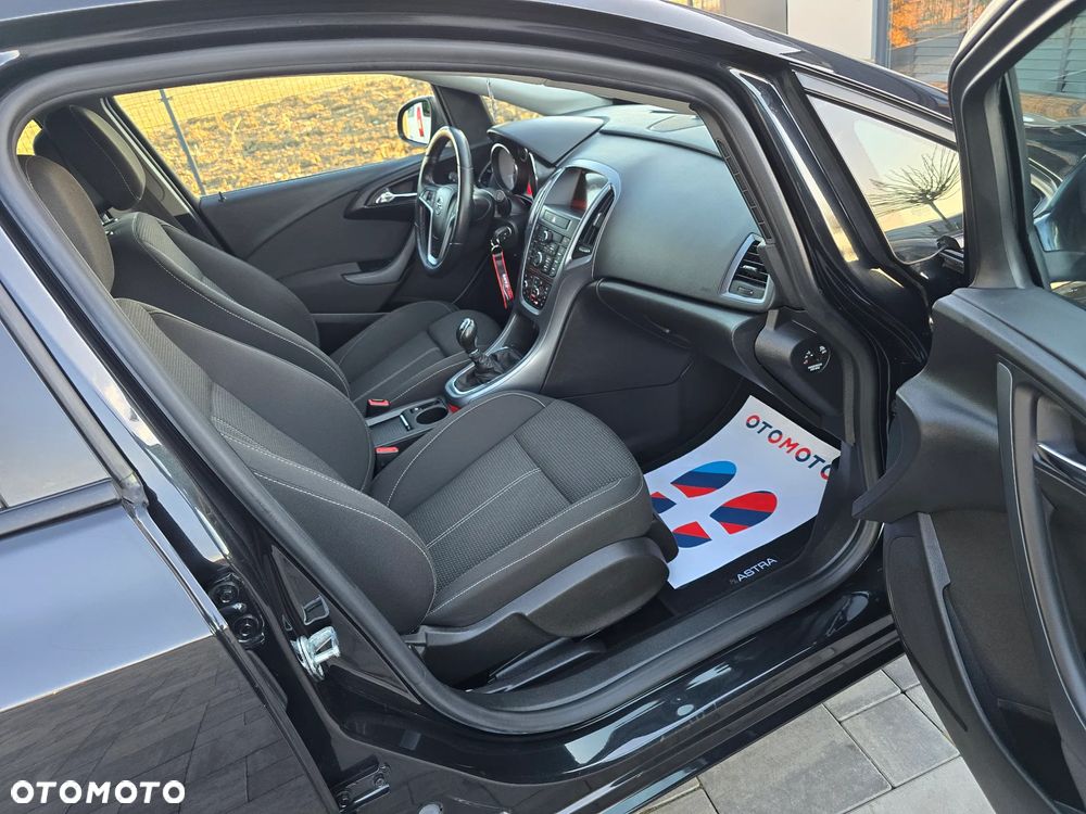 Opel Astra 1.4 Turbo Design Edition - 19