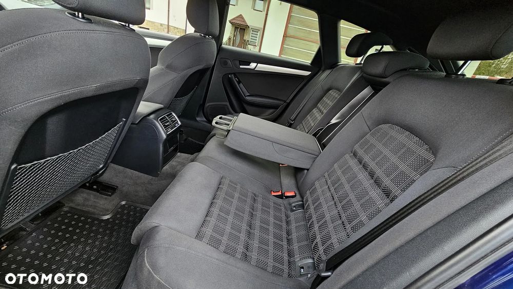 Audi A4 Avant 2.0 TDI DPF quattro S tronic S line Sportpaket - 24