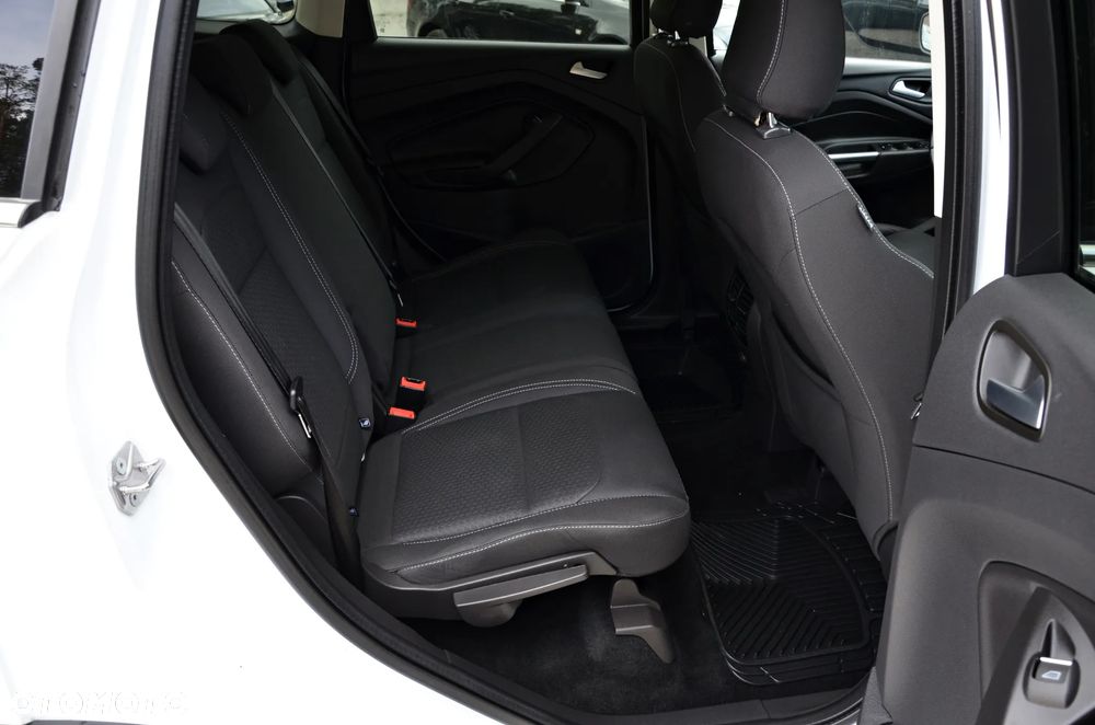 Ford Kuga 2.0 TDCi AWD Titanium - 34