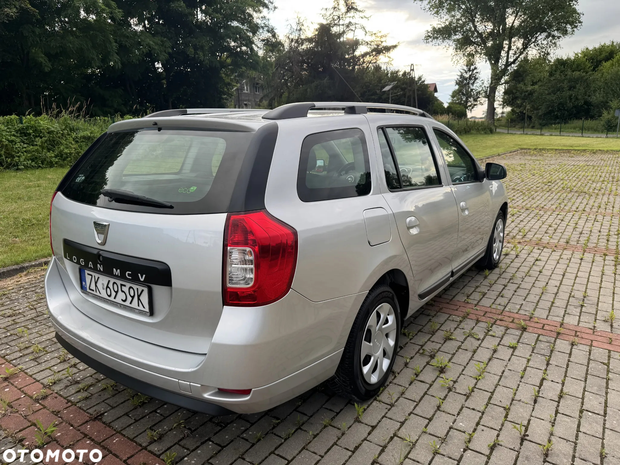 Dacia Logan MCV TCe 90 Celebration - 20