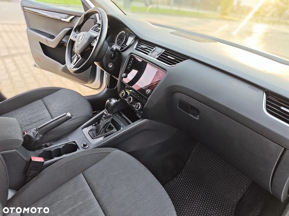 Skoda Octavia 2.0 TSI Clever DSG - 21