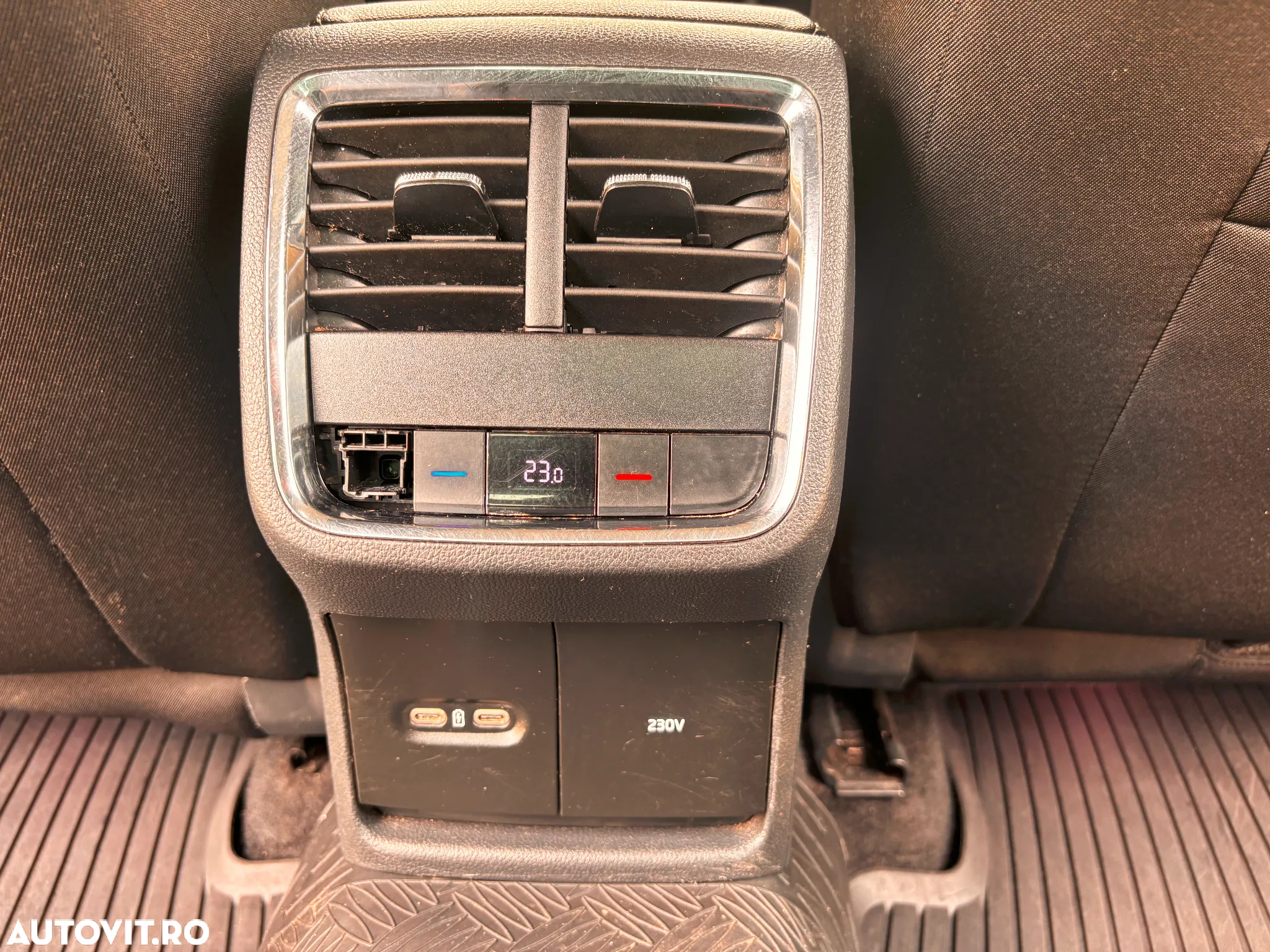 Skoda Octavia 2.0 TDI DSG Style - 37