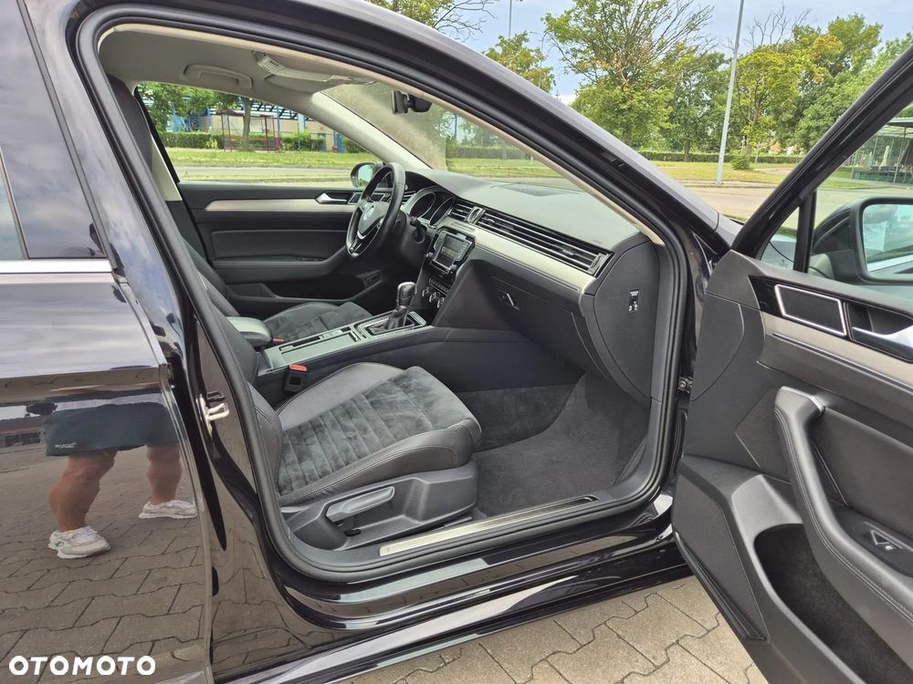 Volkswagen Passat 2.0 TDI SCR DSG Highline - 32
