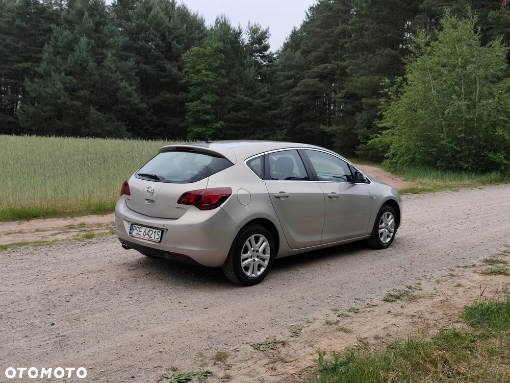 Opel Astra 1.4 Turbo Exklusiv - 5
