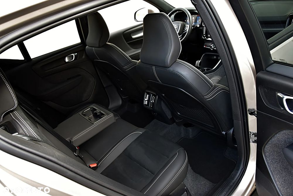 Volvo XC 40 B4 Core - 23