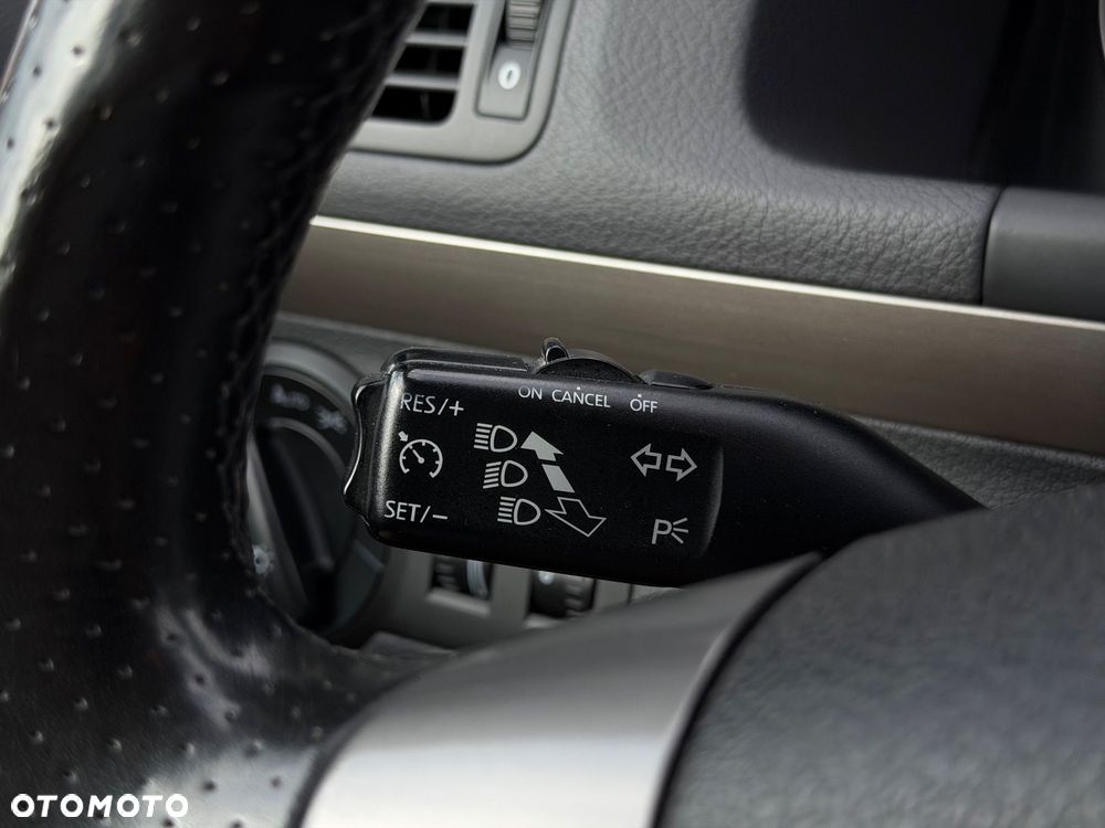 Volkswagen Touran 2.0 TDI DPF Cross - 22