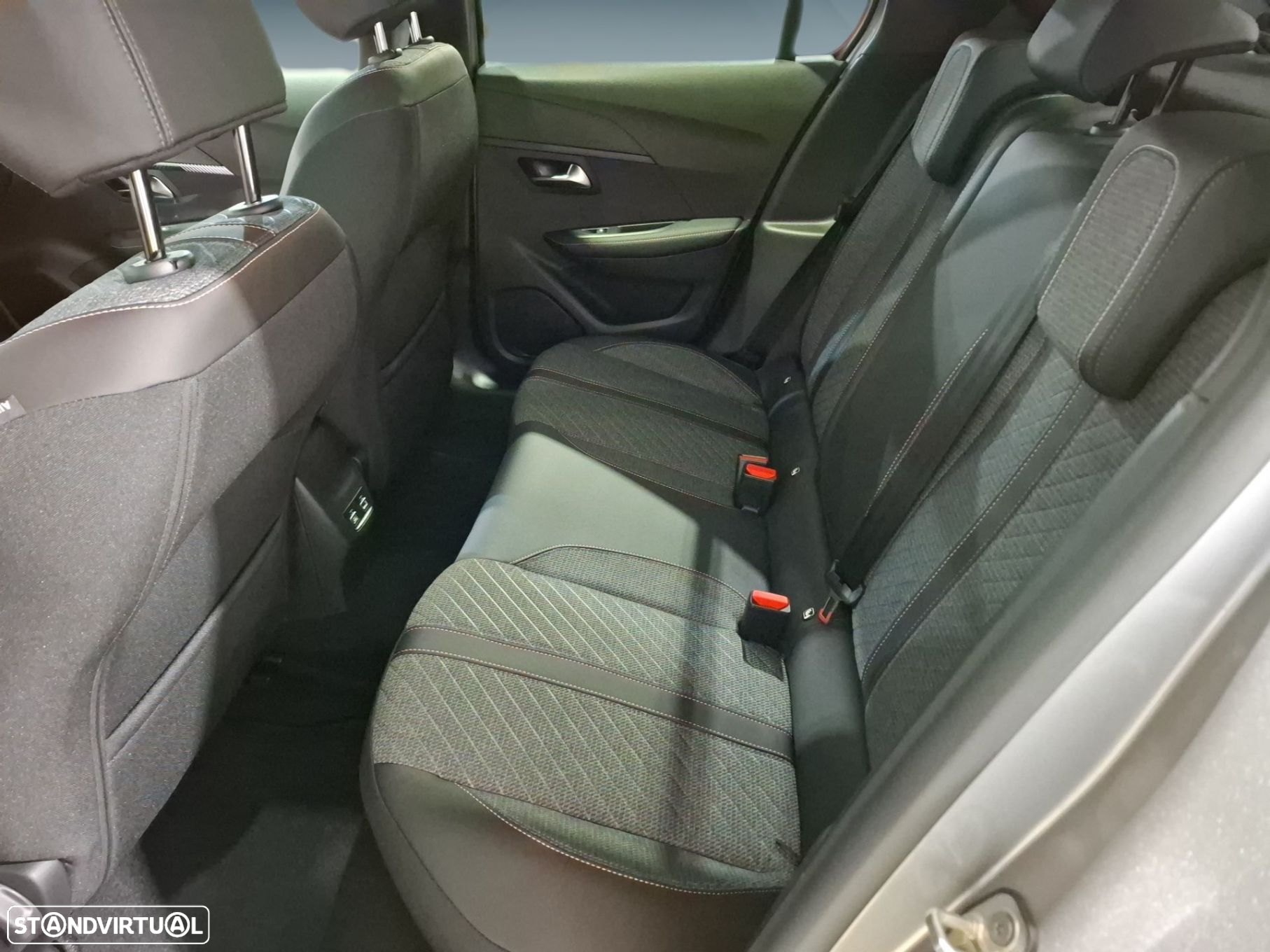 Peugeot e-208 50 kWh Allure - 13