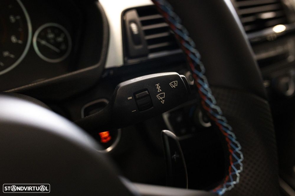 BMW 320 d Auto Pack M - 35