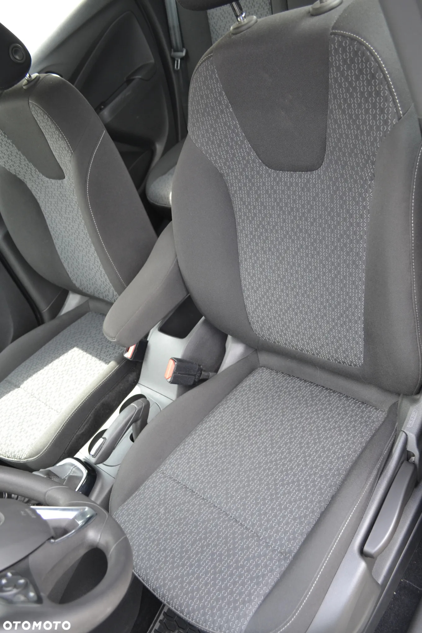 Opel Crossland X 1.2 T Eco Enjoy S&S - 24
