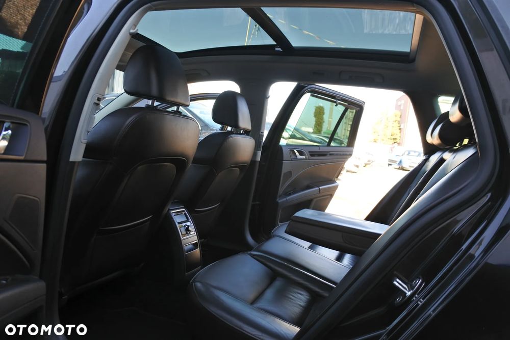 Skoda Superb Combi 2.0 TDI DSG L&K - 8