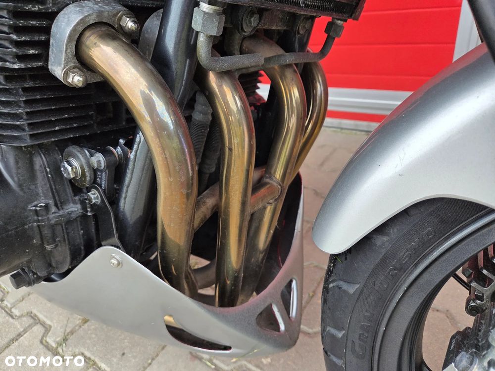 Kawasaki ZR - 11