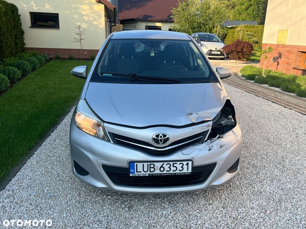 Toyota Yaris - 10