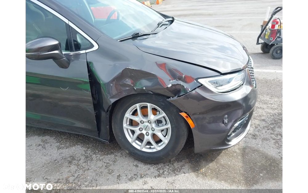 Chrysler Pacifica - 4