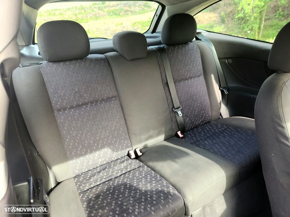 Ford Focus 1.8 TDdi X-Trend - 11
