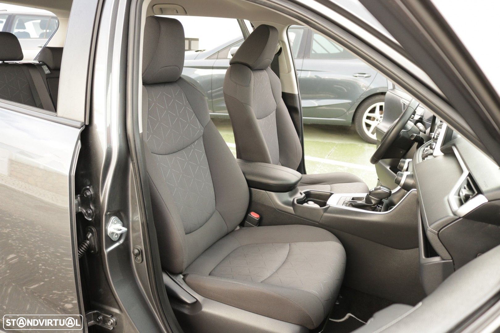 Toyota RAV4 2.5 HDF Comfort - 24