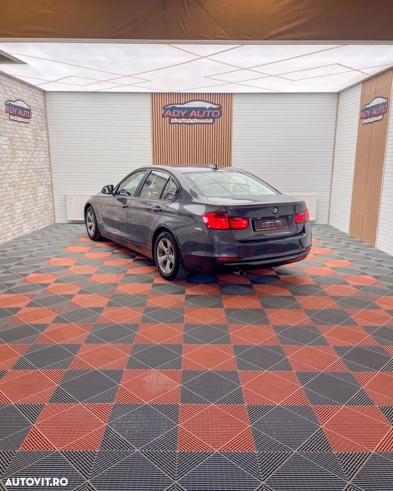 BMW Seria 3 320d DPF Efficient Dynamics Edition - 4