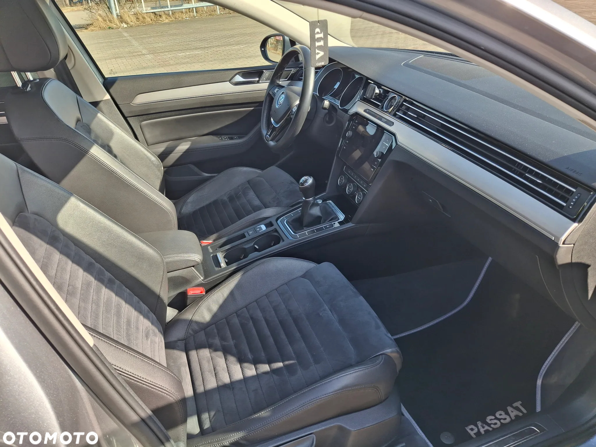 Volkswagen Passat 1.6 TDI BMT Comfortline - 20