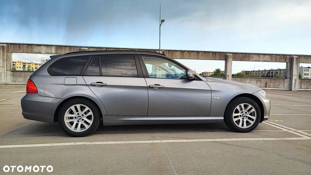 BMW Seria 3 318i - 10