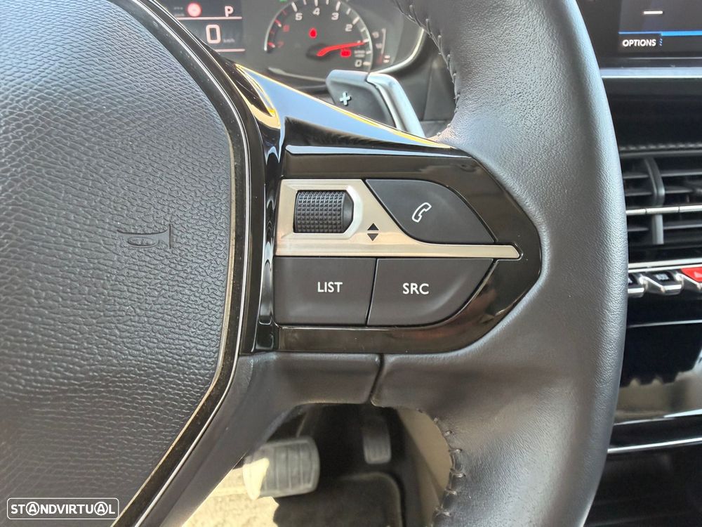 Peugeot 2008 1.2 PureTech Allure EAT8 - 22