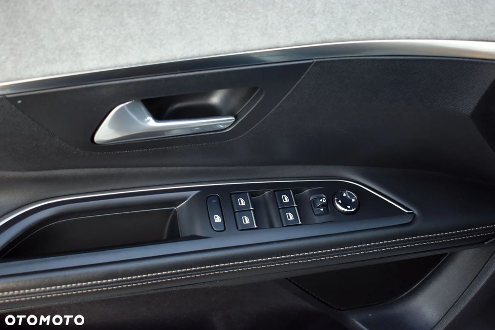 Peugeot 5008 BlueHDi 130 EAT8 GT - 24