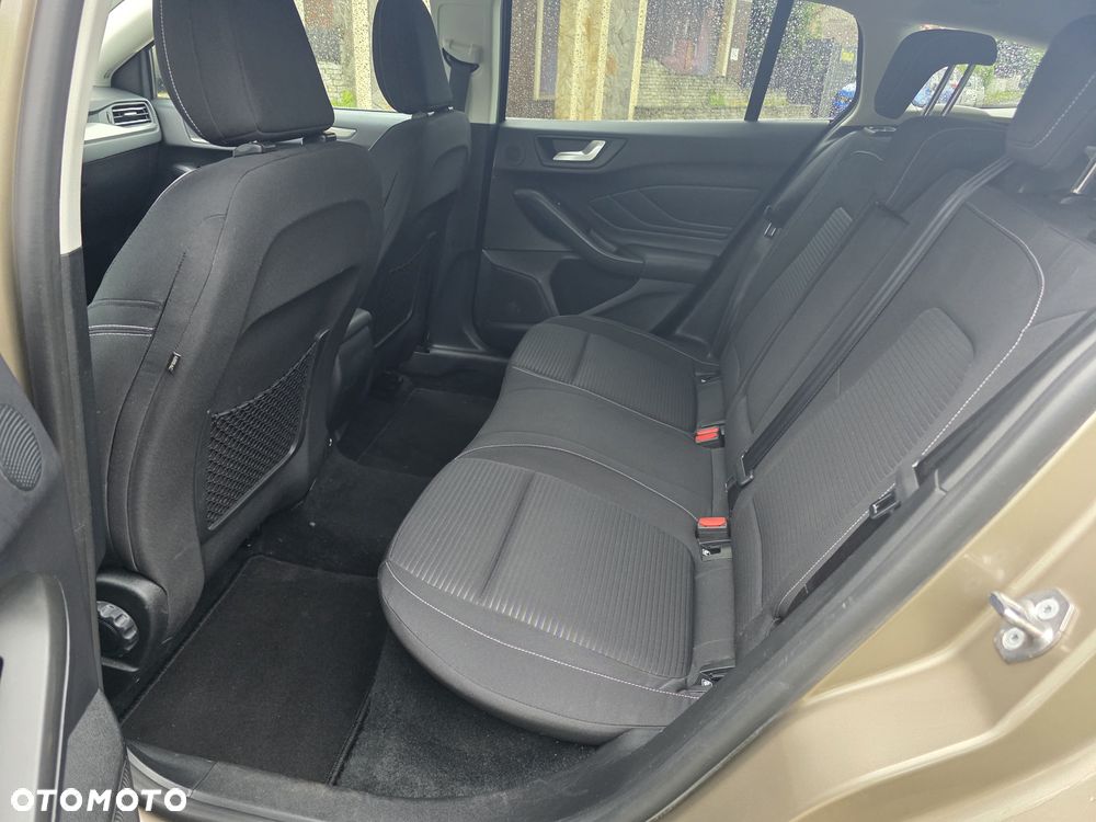 Ford Focus - 23