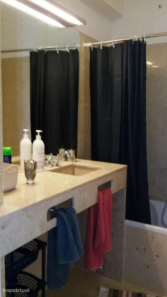Quarto - localizado em Olaias Lisbon - Grande imagem: 4/17