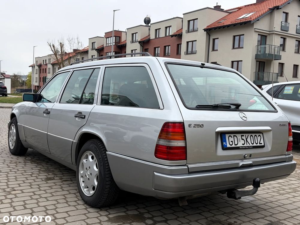 Mercedes-Benz Klasa E - 4