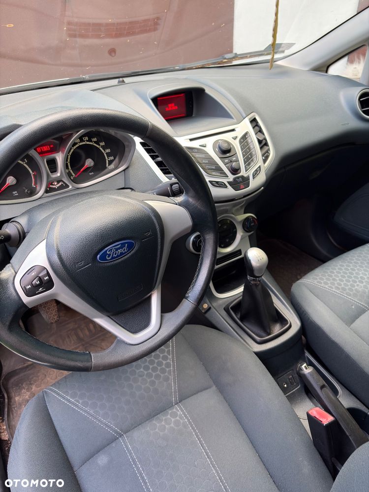 Ford Fiesta - 13
