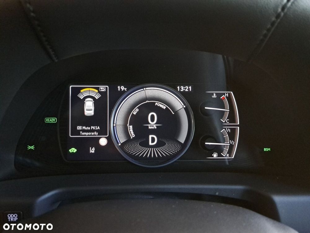 Lexus ES 300h Business Edition + - 36