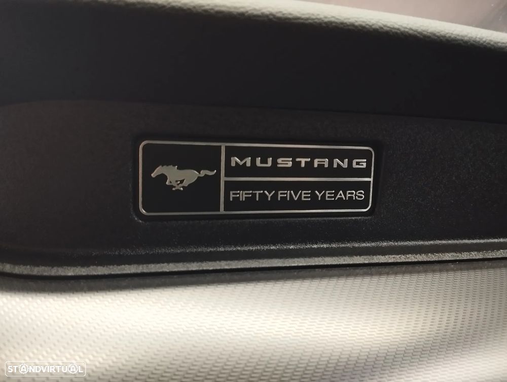 Ford Mustang 2.3i EcoBoost - 28