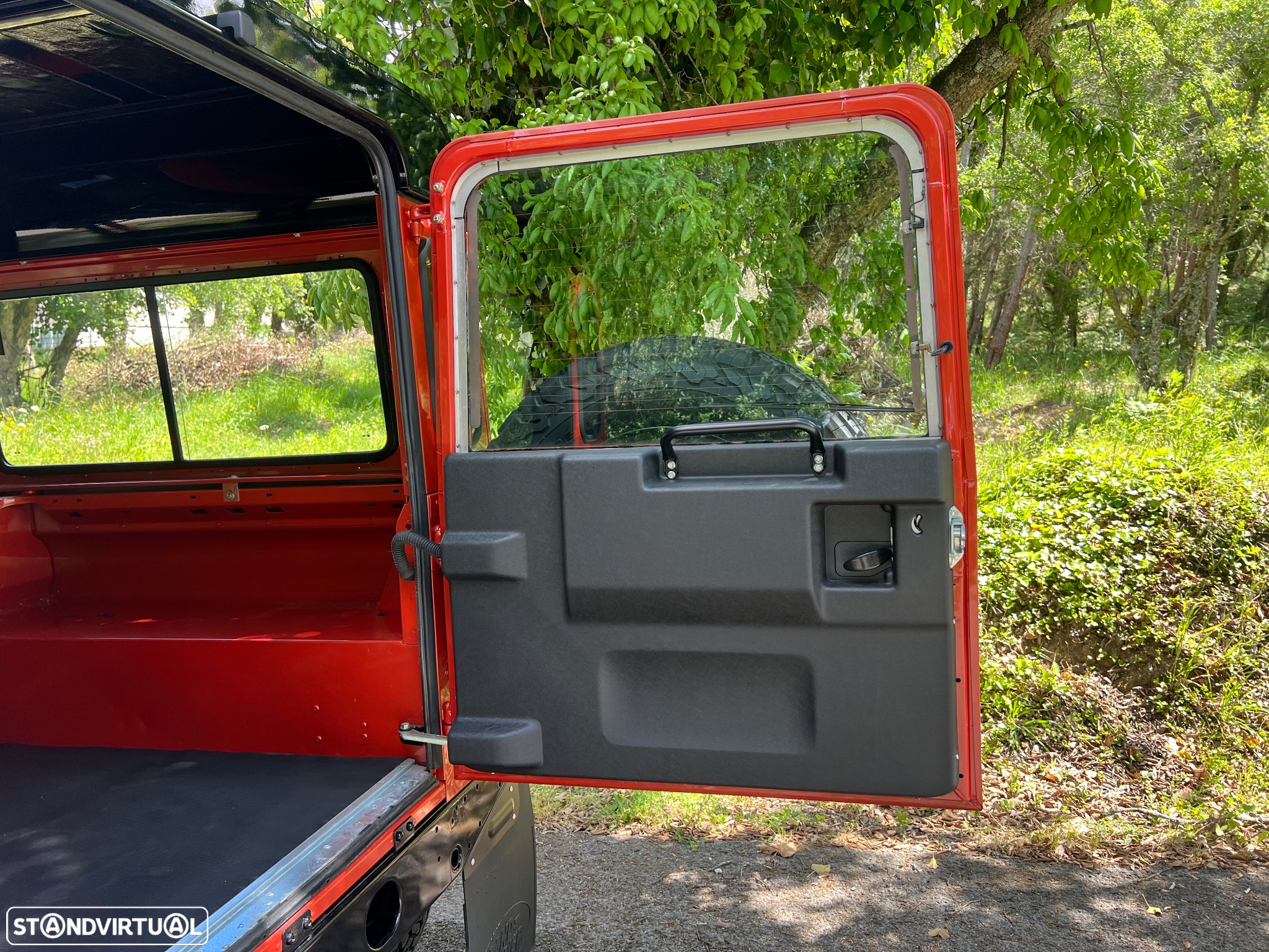Land Rover Defender 90 2.5 TD5 Metal Top - 14