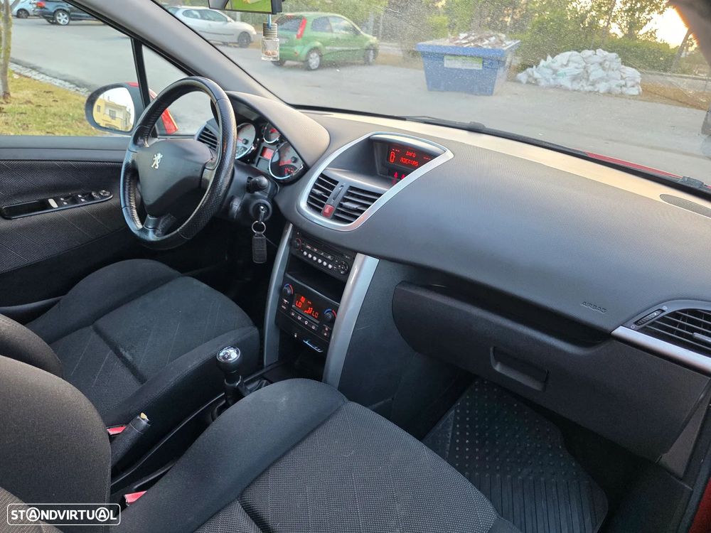 Peugeot 207 1.4 16V Sport - 14