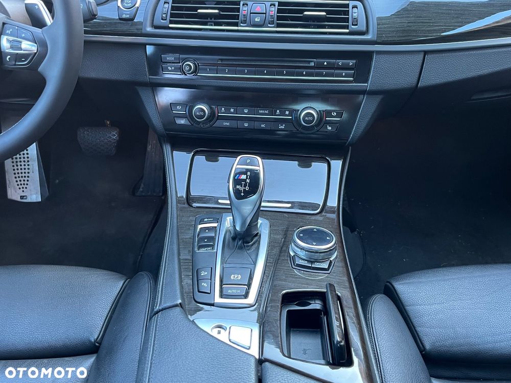 BMW Seria 5 M550d xDrive - 7