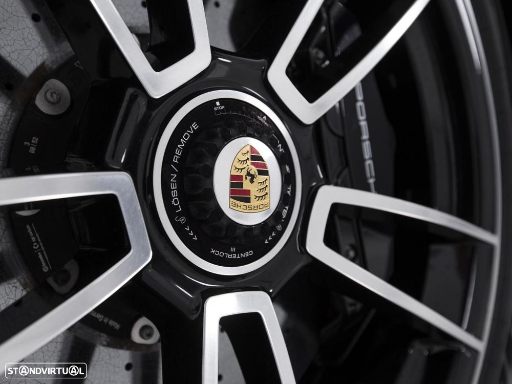 Porsche 911 (992) Turbo S - 8