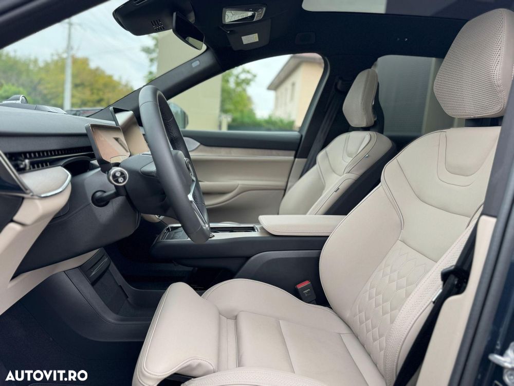 Volvo EX90 - 24