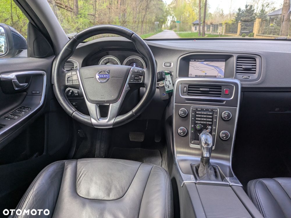 Volvo V60 D4 AWD Summum - 16