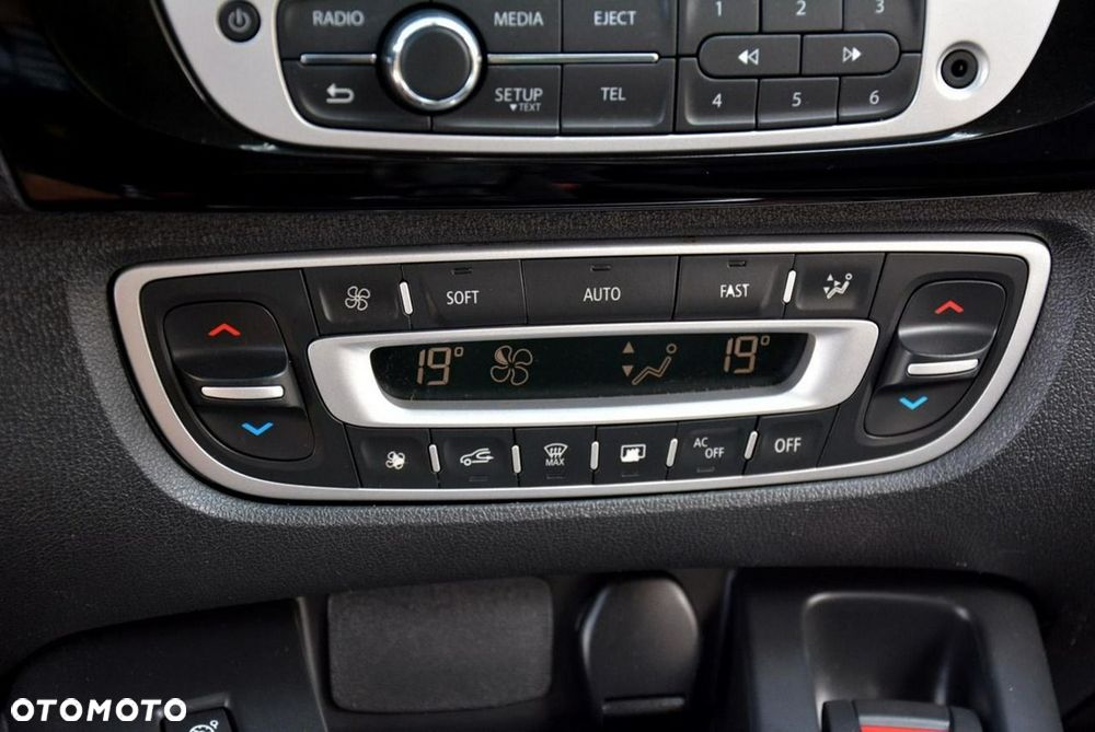 Renault Scenic ENERGY TCe 130 BOSE EDITION - 28