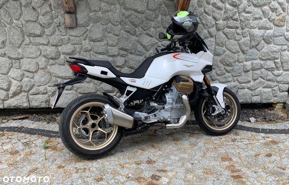 Moto Guzzi V100 Mandello - 2